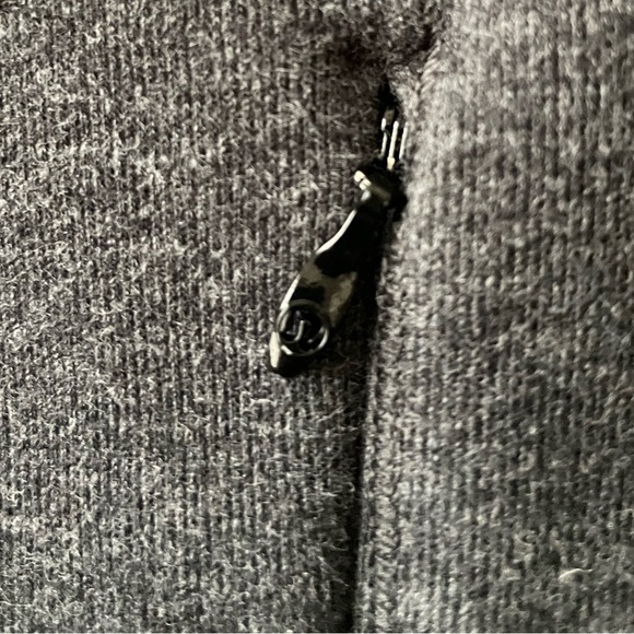 Lululemon Under Wraps Pullover - size 8 Heather Grey. - Picture 10 of 15